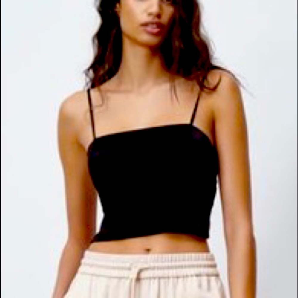 SATIN EFFECT BACKLESS BLACK CROP TOP WITH CROSS PATTERN STRINGS